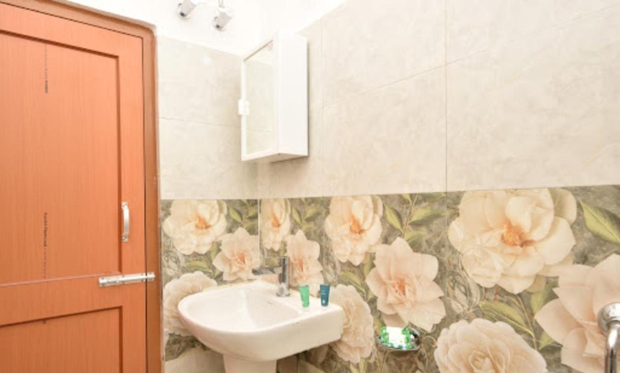 Castle Residency Hotel Shillong Ngoại thất bức ảnh