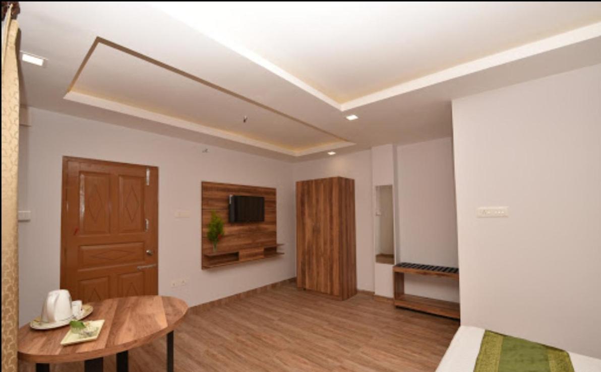 Castle Residency Hotel Shillong Ngoại thất bức ảnh